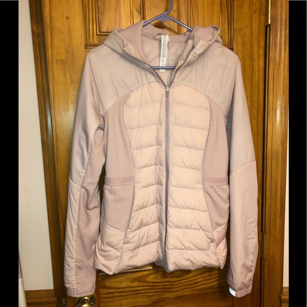 Like new, lululemon puffer jacket